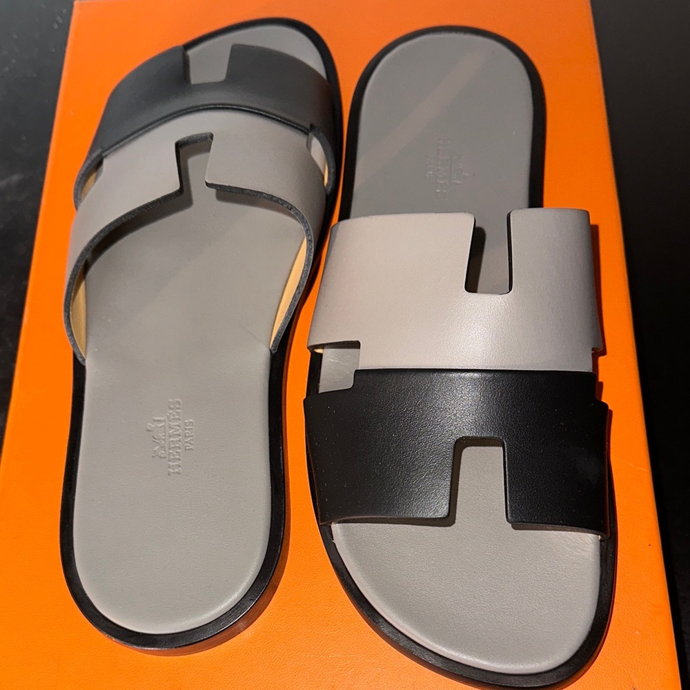Hermes Gray/Black Leather Sandals
